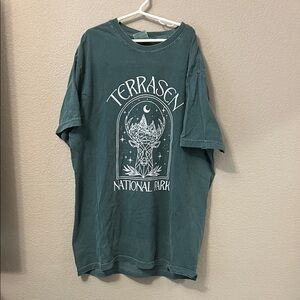 Throne of Glass ‘terrasen national park’ tee